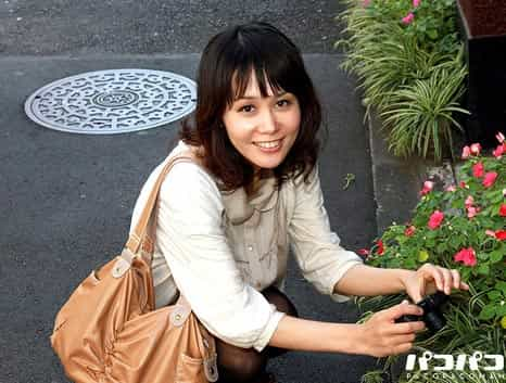 美人奥様 趣味のカメラで逆ナン！ 相田ユリア