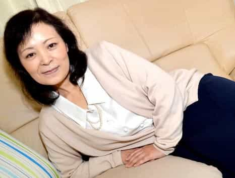 息子みたいな若い男の肉棒にもうメロメロ 小澤賀世枝