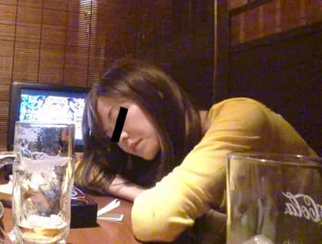 泥酔した飲み仲間の女を持ち帰り 二次会は自宅でハメ撮りパーティー 水無月那津江