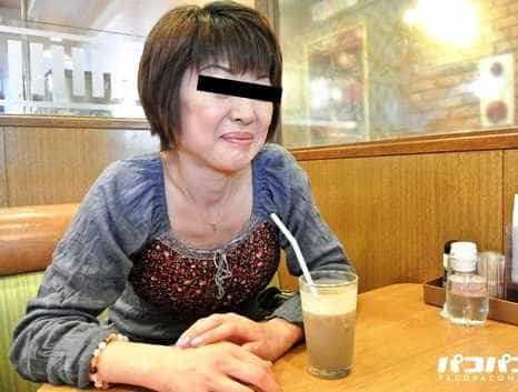 旦那が他界…。悲しむ前に他人棒を漁る熟女